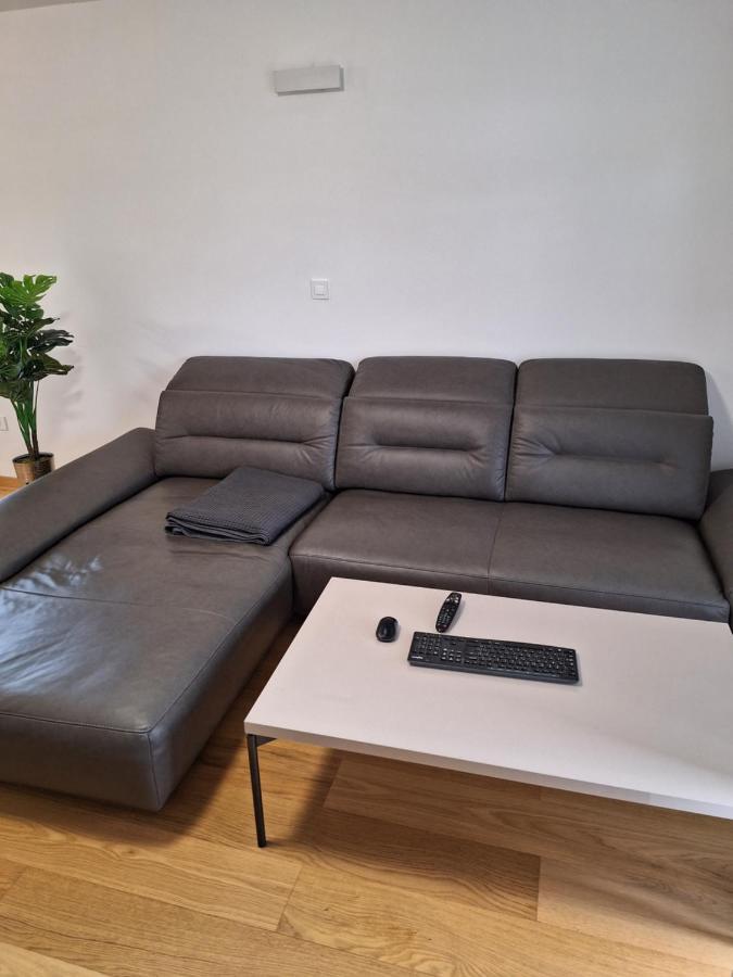 Guesthouse Flower 류블랴나 외부 사진