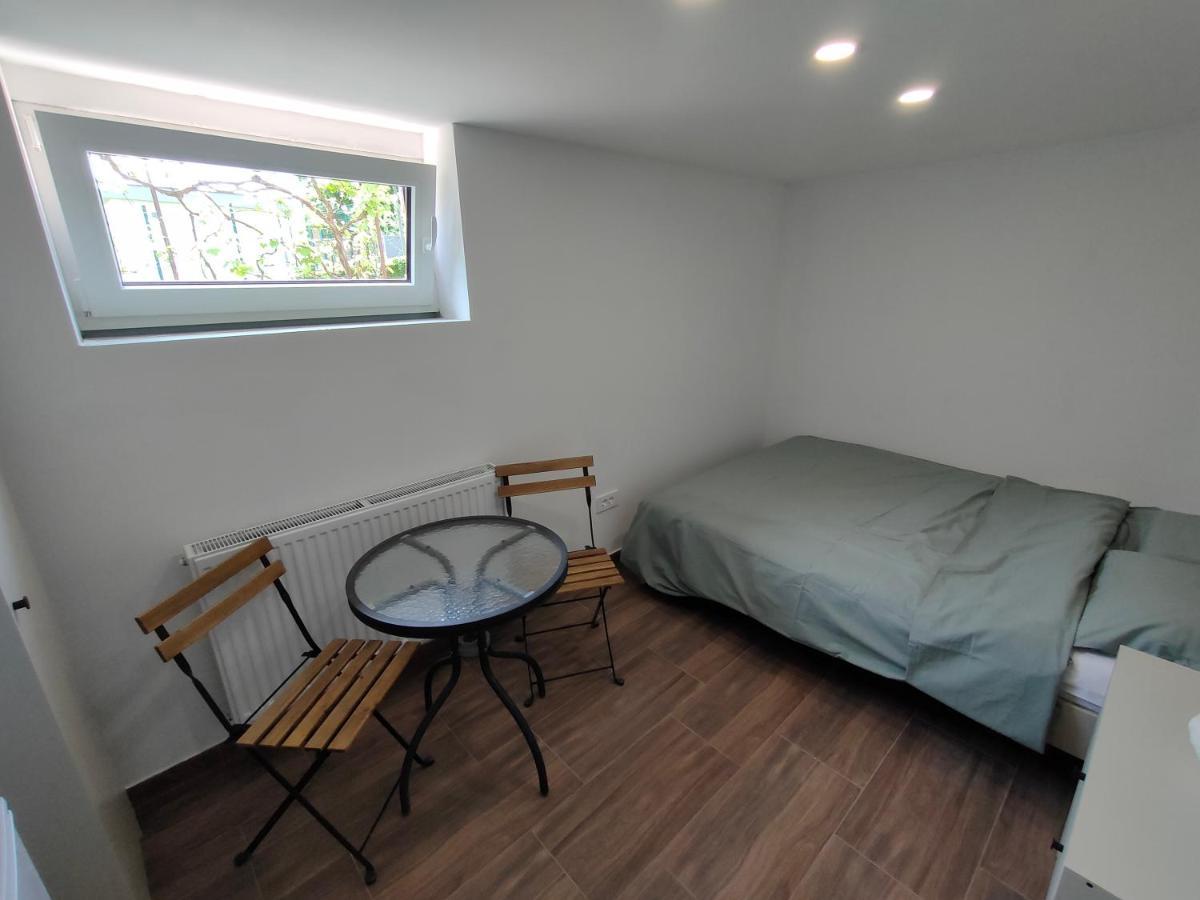 Guesthouse Flower 류블랴나 외부 사진