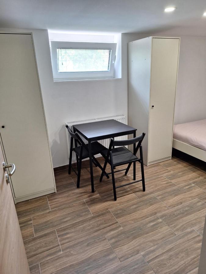 Guesthouse Flower 류블랴나 외부 사진
